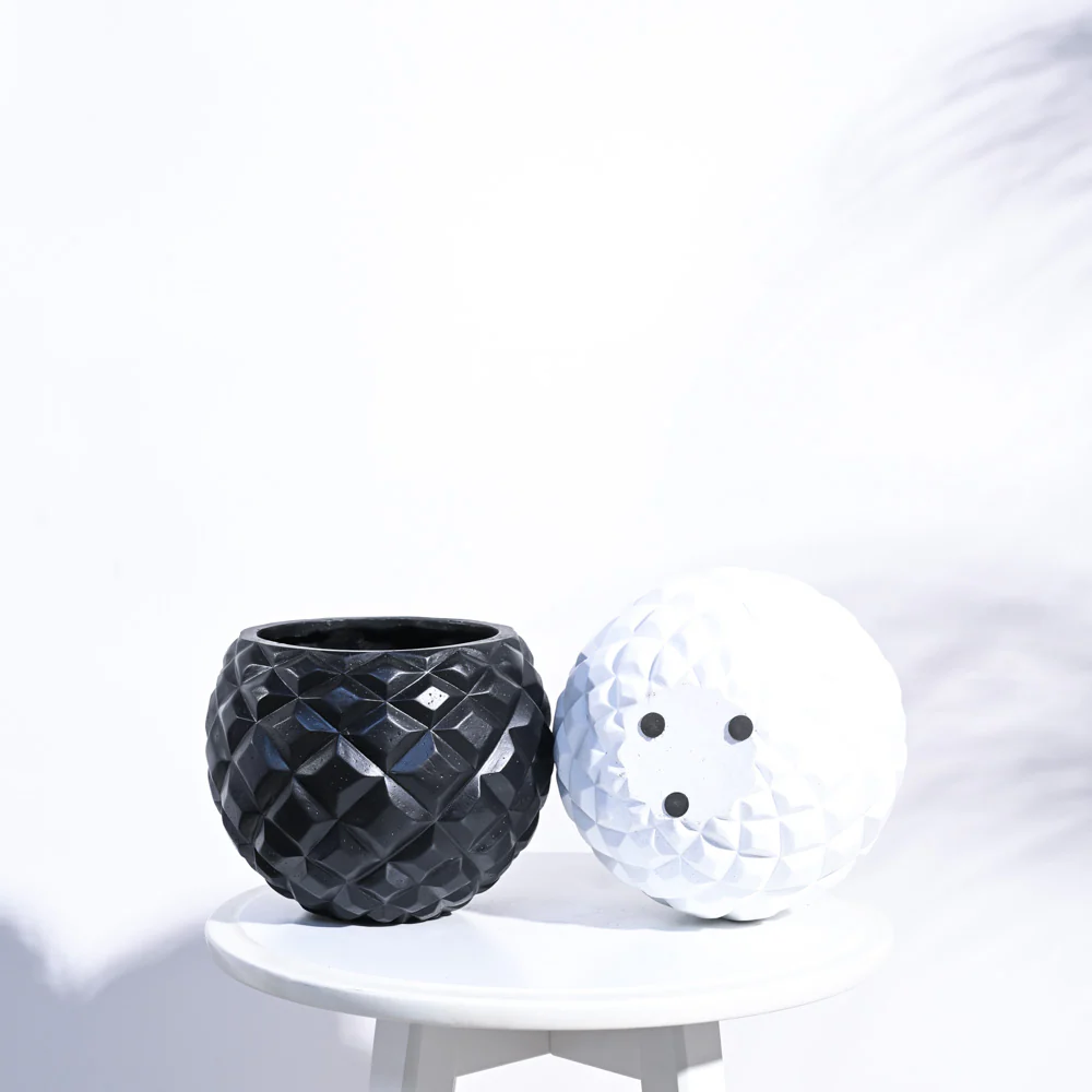 Heraldry Vase Ball - Image 6